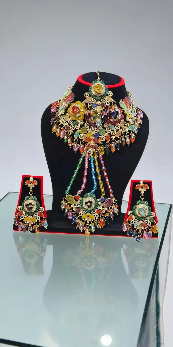Multicolor_Copper_Brass_Pearl_Traditional_Necklace_Set_With_Earrings_For_Women