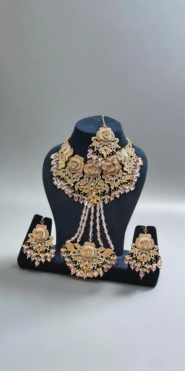 Gold_Tone_Copper_Brass_Pearl_Floral_Bridal_Jewellery_Set_For_Women