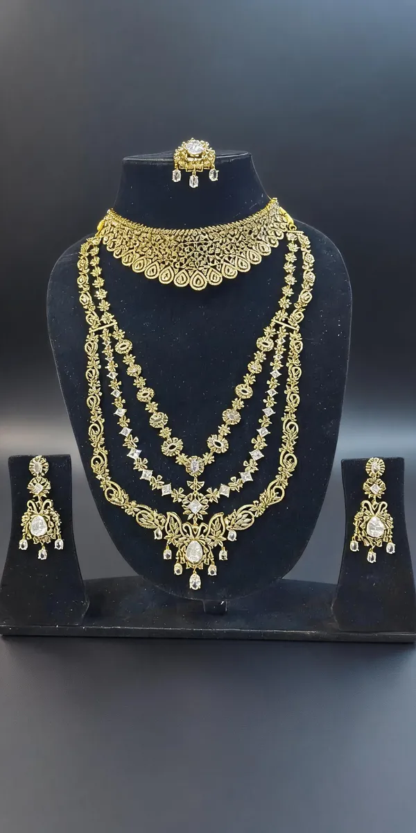 Gold_Tone_Copper_Brass_Pearl_Layered_Bridal_Jewellery_Set_For_Women