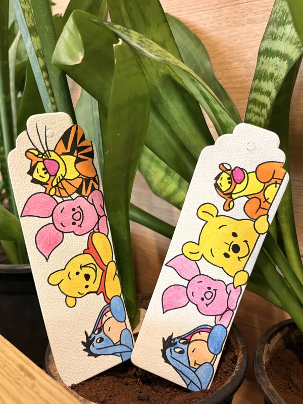 Winnie_The_Pooh_Character_Illustrated_Paper_Bookmark