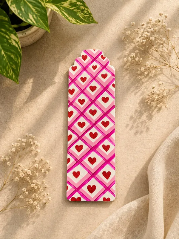Pink_Heart_Pattern_Paper_Bookmark