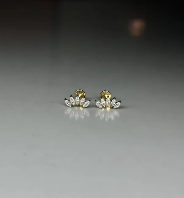 Celeste_Crystal_Premium_Titanium_Studs