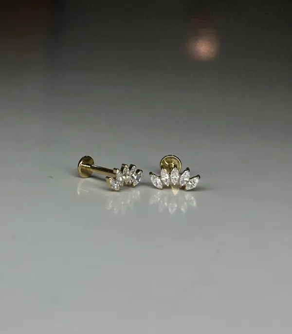Celeste_Crystal_Premium_Titanium_Studs