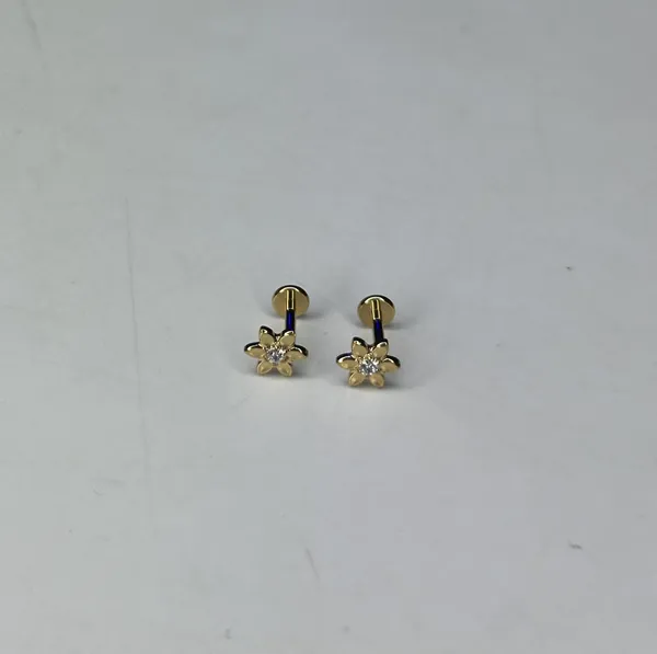 Luna_Flower_Premium_Titanium_Studs_For_Women