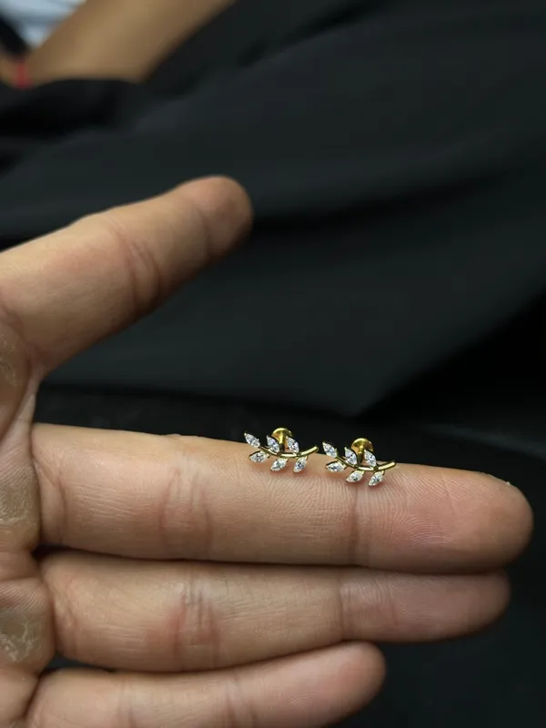 Royal_Radiance_Premium_Titanium_Studs_For_Women