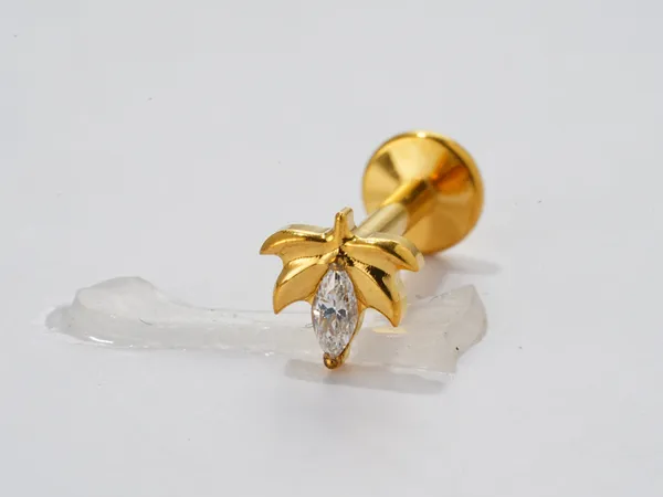 Signature_Spark_Premium_Titanium_Studs_For_Women