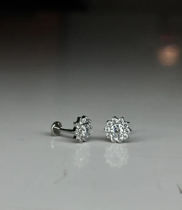 Nova_Star_Premium_Titanium_Studs