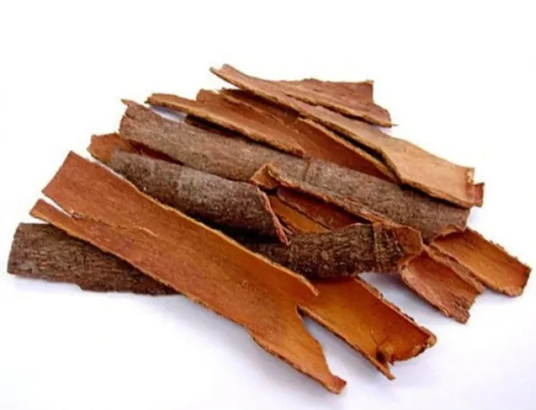 Whole_Cinnamon_Bark_Sticks