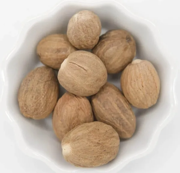 Natural_Whole_Nutmeg_For_Kitchen