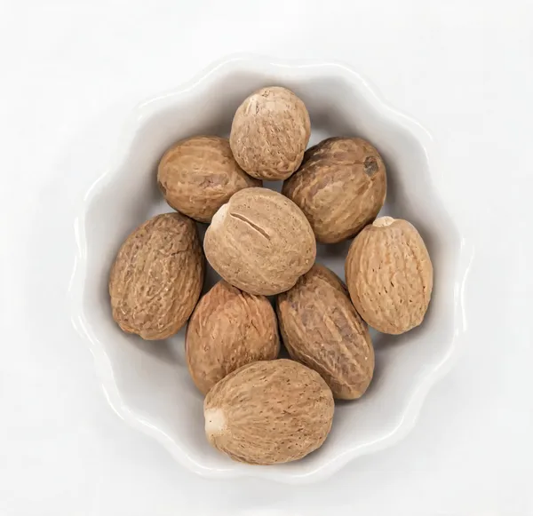 Natural_Whole_Nutmeg_For_Kitchen