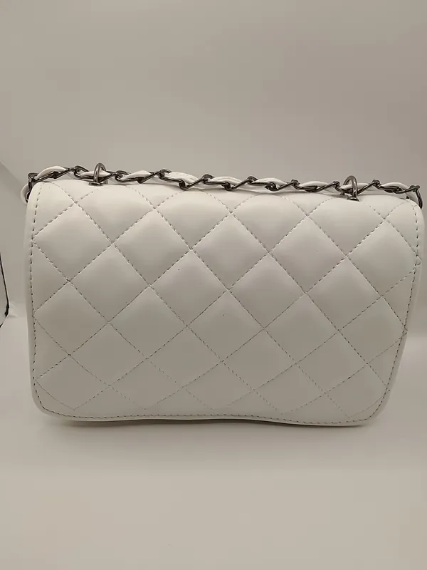 White_Quilted_Chain_Shoulder_Bag_for_Women