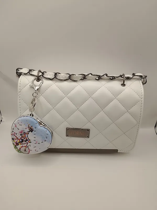 White_Quilted_Chain_Shoulder_Bag_for_Women