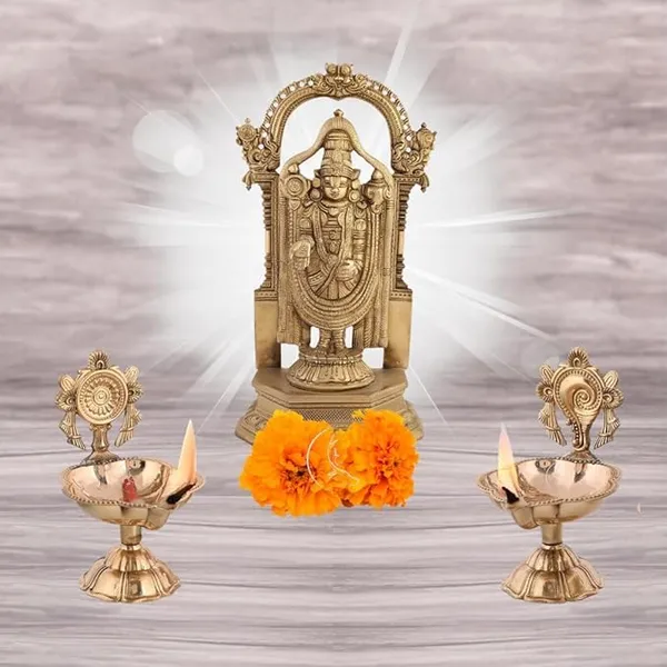 Brass_Traditional_Shankh_Chakra_South_Indian_Deepak_Oil_Lamp