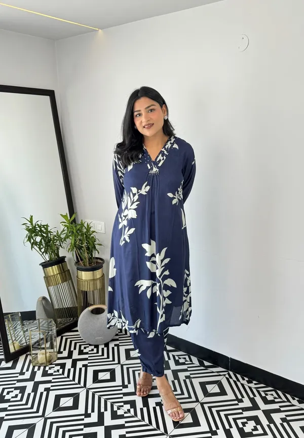 Autum_Floral_Blue_Kurta_Pants