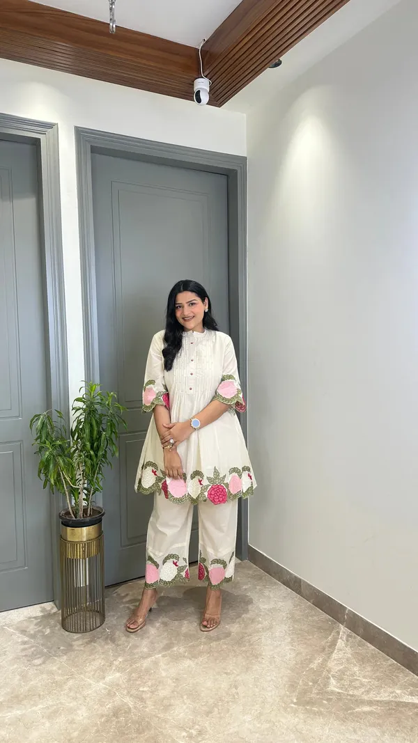 Ivory_Floral_Mul_Cord_Set