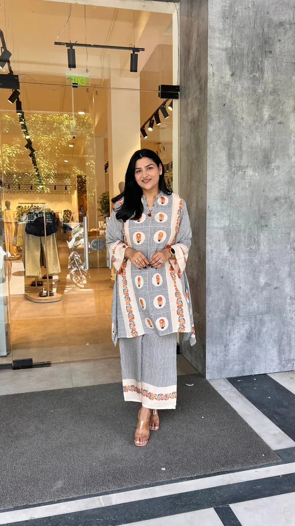 Premium_Rust_Mughal_Stripes_Kurta_Pants