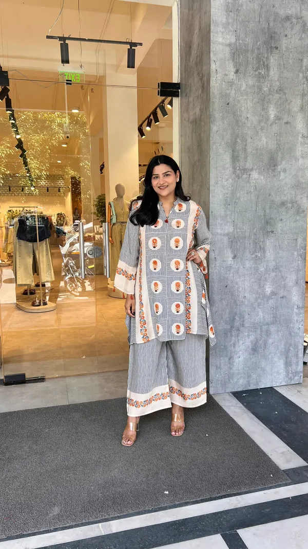 Premium_Rust_Mughal_Stripes_Kurta_Pants
