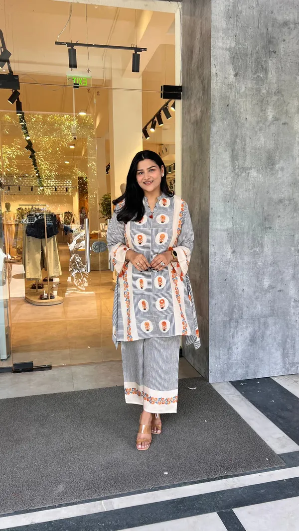 Premium_Rust_Mughal_Stripes_Kurta_Pants