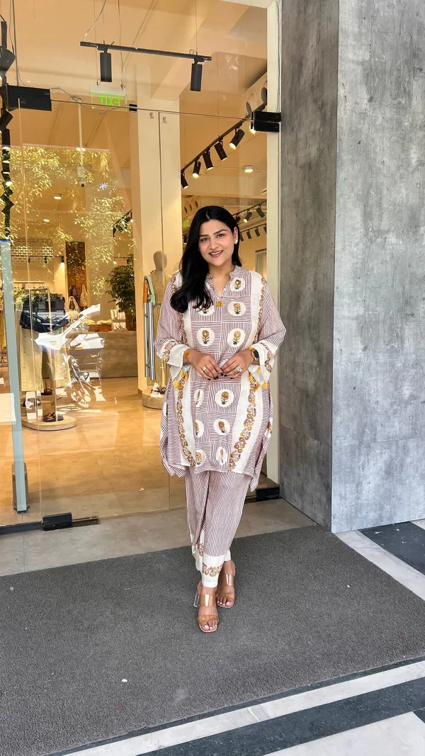 Premium_Mustard_Mughal_Stripes_Kurta_Pants