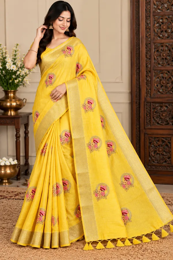 Yellow_Floral_Motif_Saree_For_Women