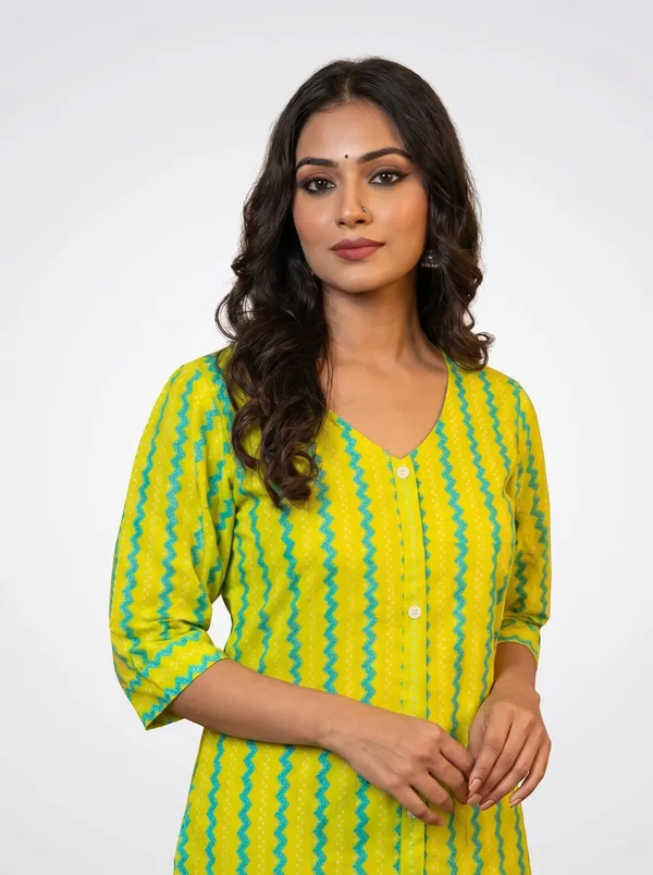 Lime_Cyan_Cotton_Zig_Zag_Printed_Straight_Kurta_For_Women