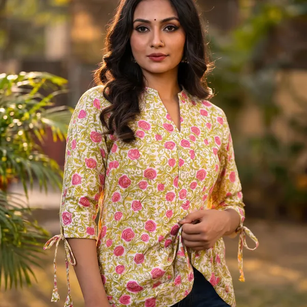 Multicolour_Cotton_Jaipuri_Floral_Print_Short_Kurti_For_Women