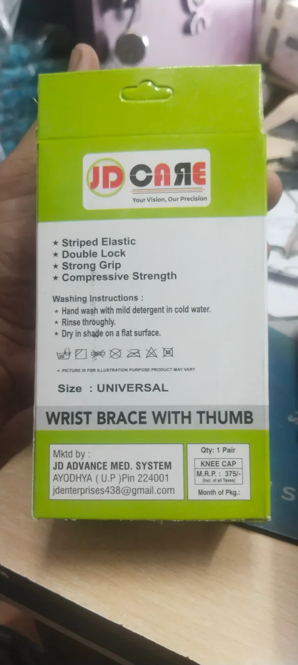 JD_Care_Universal_Wrist_Brace_With_Thumb