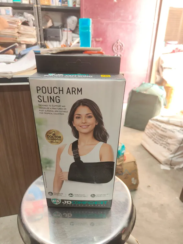 Black_Adjustable_Pouch_Arm_Sling