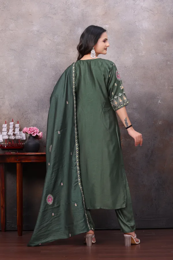 Green_Gaji_Silk_Straight_Kurta_Set_For_Women