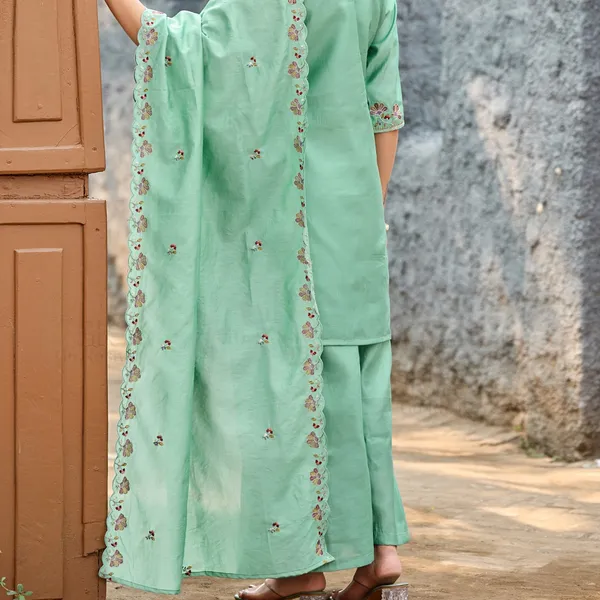 Green_Roman_Silk_Straight_Kurta_Set_For_Women