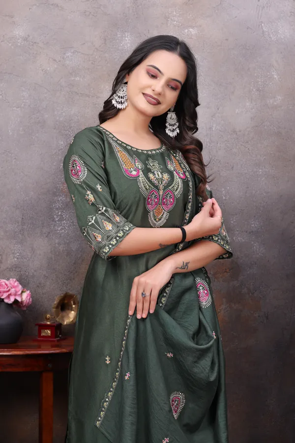 Green_Gaji_Silk_Straight_Kurta_Set_For_Women