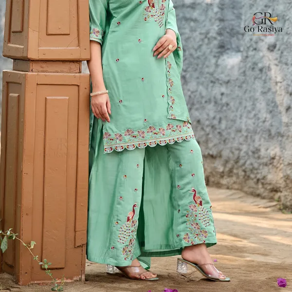 Green_Roman_Silk_Straight_Kurta_Set_For_Women