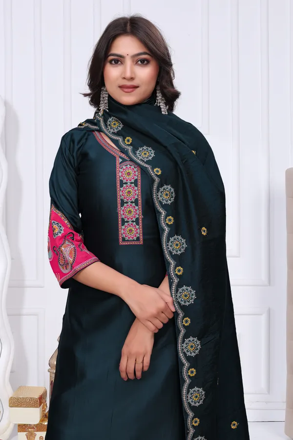 Dark_Green_Gaji_Silk_Kurta_Set_For_Women