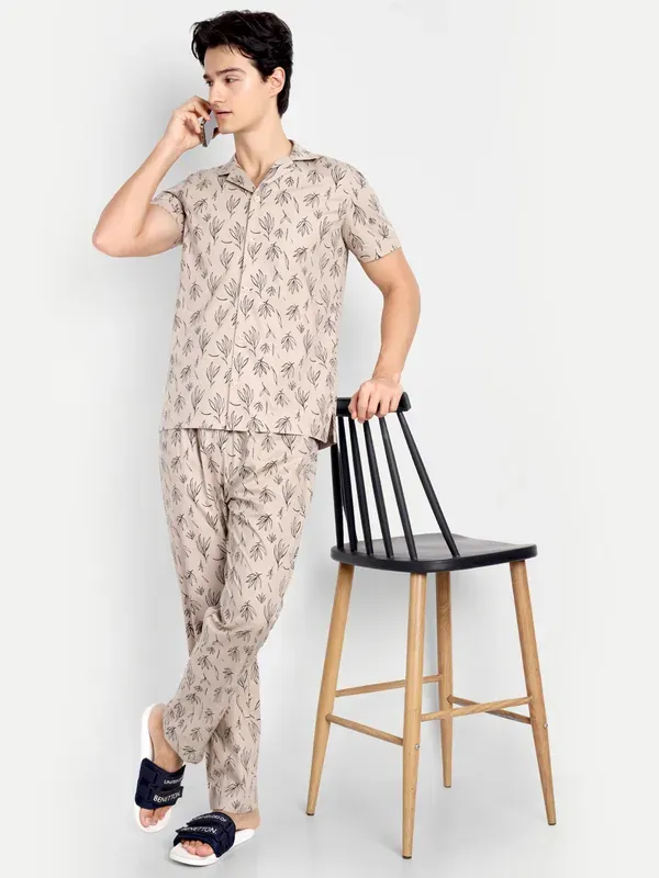 Black_Leaf_Print_Pure_Cotton_Modern_Relaxed_Pajama_For_Men