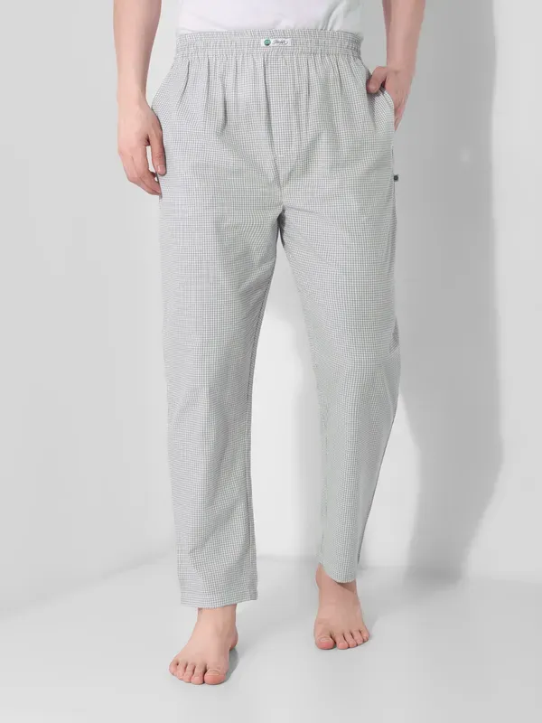 Green_Off_White_Check_Pure_Cotton_Modern_Relaxed_Pajama_For_Men
