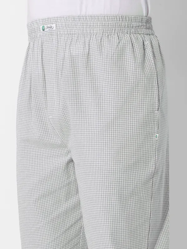 Green_Off_White_Check_Pure_Cotton_Modern_Relaxed_Pajama_For_Men