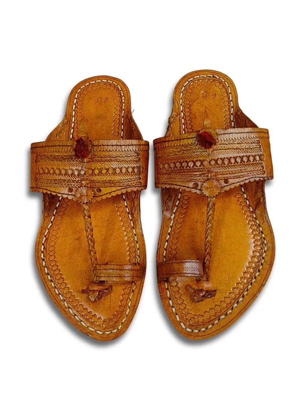 Tan_Puna_Leather_Traditional_Kolhapuri_Sandals_For_Men