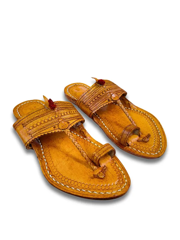Tan_Puna_Leather_Traditional_Kolhapuri_Sandals_For_Men