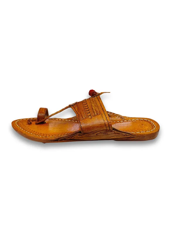 Tan_Puna_Leather_Traditional_Kolhapuri_Sandals_For_Men