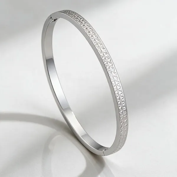 Silver_Stainless_Steel_Atlas_Minimalist_Bangle_For_Women