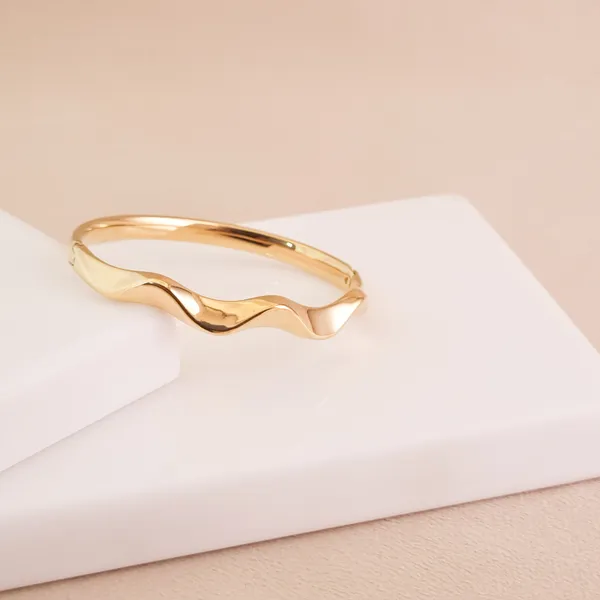 Aurora_Wave_Bangle