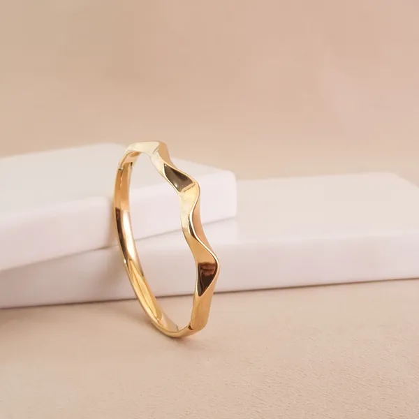 Aurora_Wave_Bangle