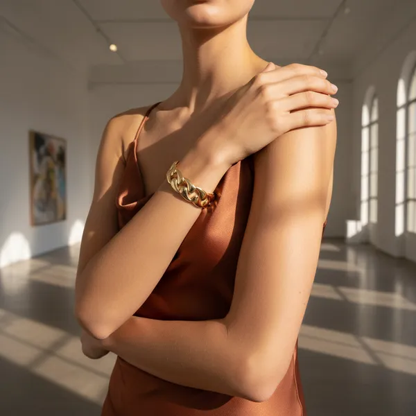 Bold_Curb_Link_Cuff