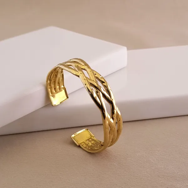Braided_Aura_Cuff