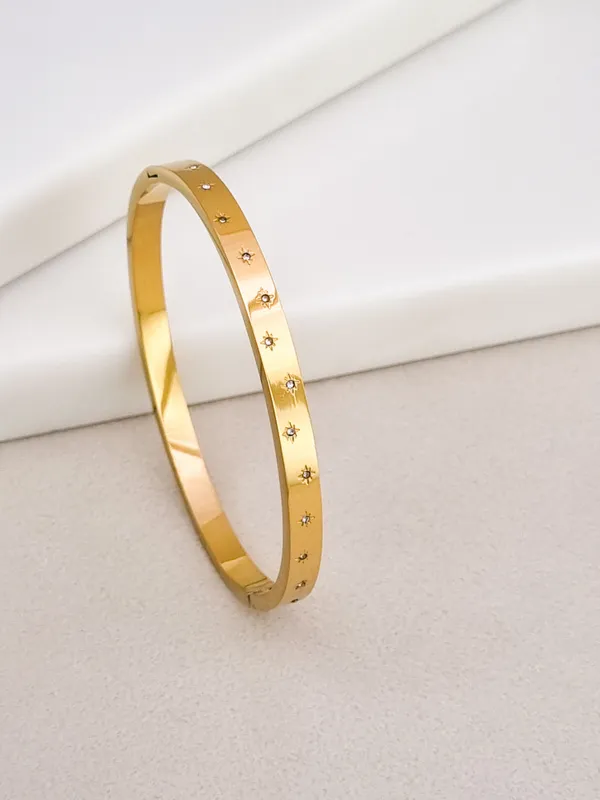 Gold_Stainless_Steel_Cz_Station_Side_Lock_Cuff_Bracelet_For_Women