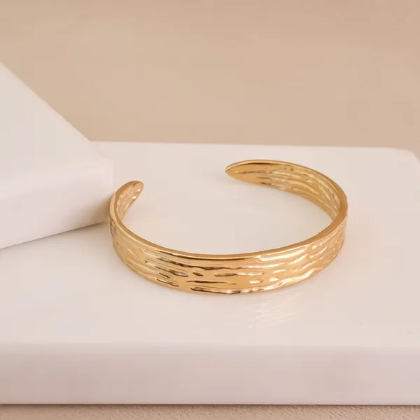 Cascade_Texture_Cuff