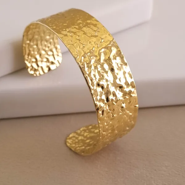 Classic_Hammered_Cuff