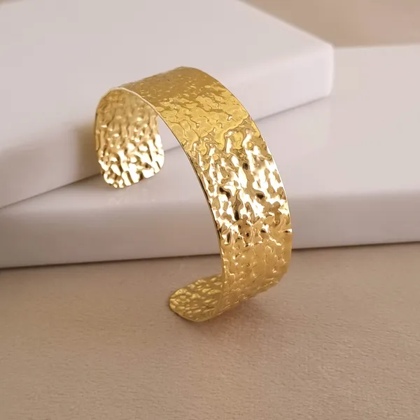 Classic_Hammered_Cuff