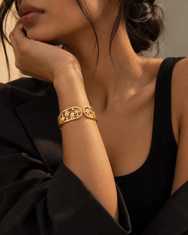 Gold_Stainless_Steel_Daisy_Cz_Garden_Open_Cuff_Bracelet_For_Women