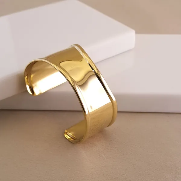 Domed_Aura_Cuff